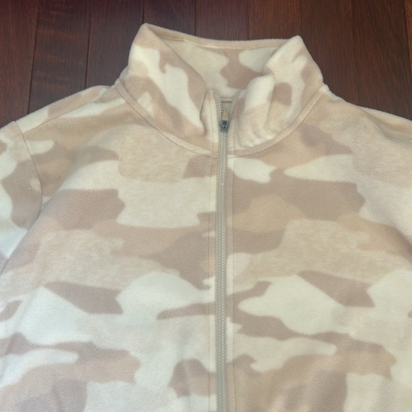 Old Navy Active Pink Camouflage Zip Jacket - Picture 4 of 9